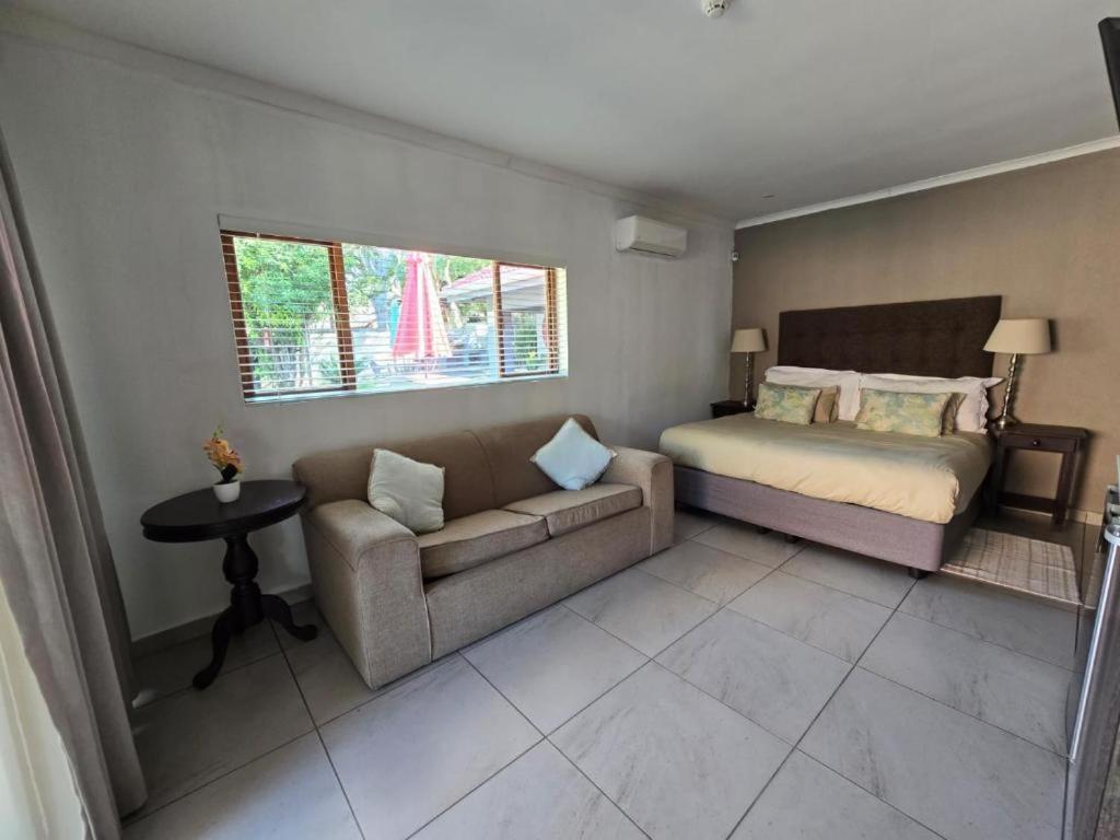 Bonim Guesthouse - Aka Magisha Guesthouse Mbombela Pokoj fotografie